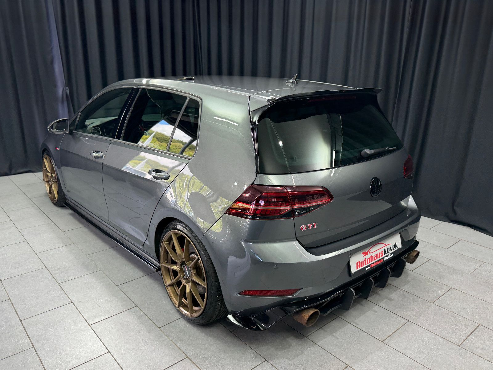 Fahrzeugabbildung Volkswagen Golf VII GTI Performance |APR|DSG|LED|MAXTON