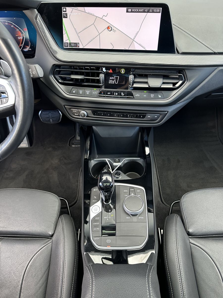 Fahrzeugabbildung BMW 120i M-Sport 5-Türer NAV+LED+AHK+PANO+HIFI+18ZO