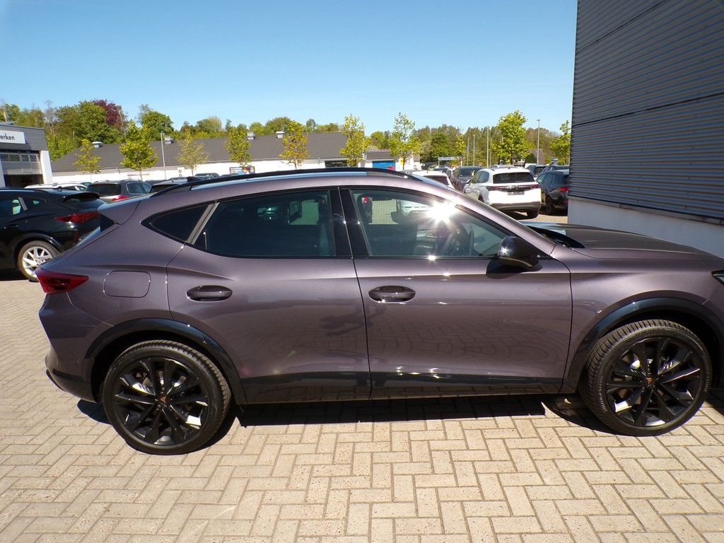 Fahrzeugabbildung CUPRA Formentor VZ 1.5 e-Hybrid DSG Black Edition*DYNA