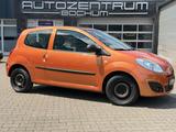 Renault Twingo Expression - Renault Twingo: Orange
