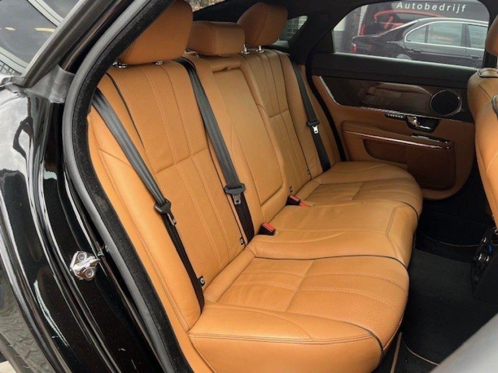 Jaguar XJ 3.0 V6 Diesel 275 ch – Design Edition Sport – Pano – 20" – Cuir – Caméra