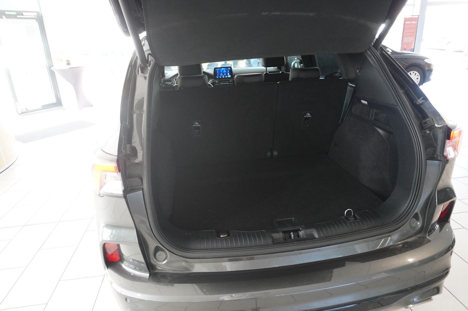Fahrzeugabbildung Ford Kuga 1.5 ST-LINE X NAVI/LED/KAMERA/SPORT/B&O/DAB