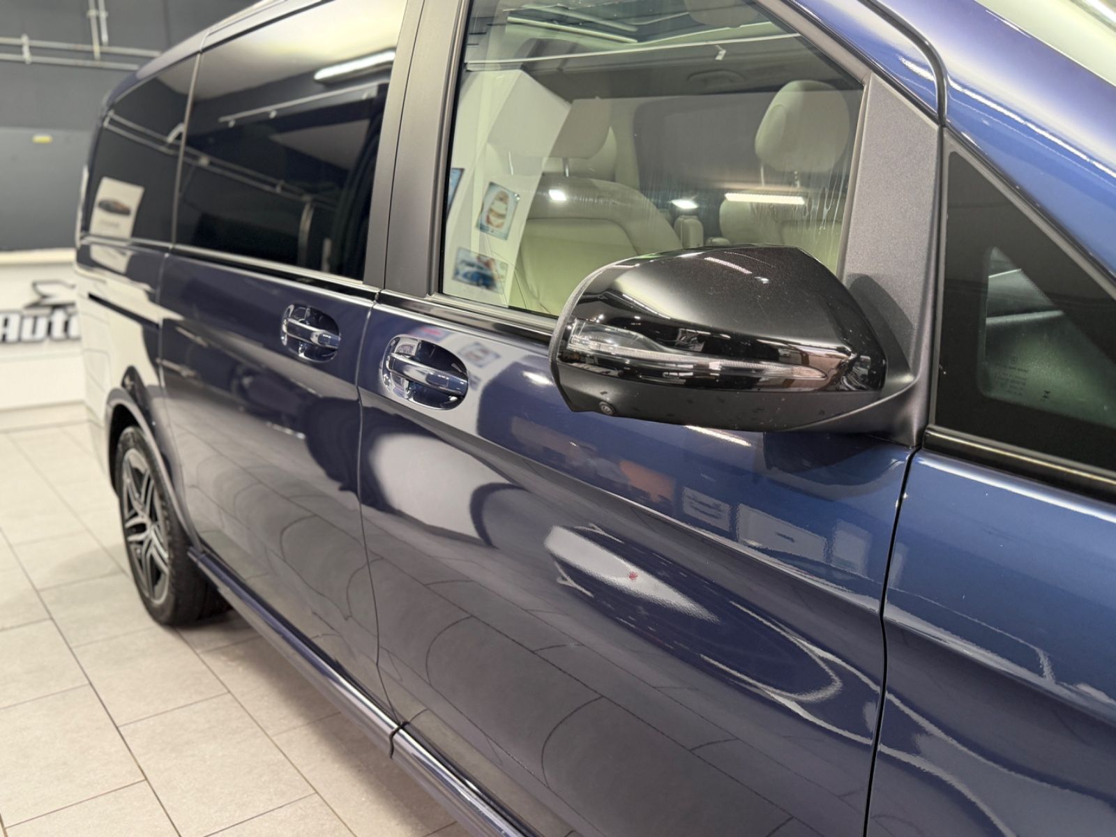 Fahrzeugabbildung Mercedes-Benz V250d lang EXCLUSIVE|AMG|BURMESTER|PANO|ACC|360°