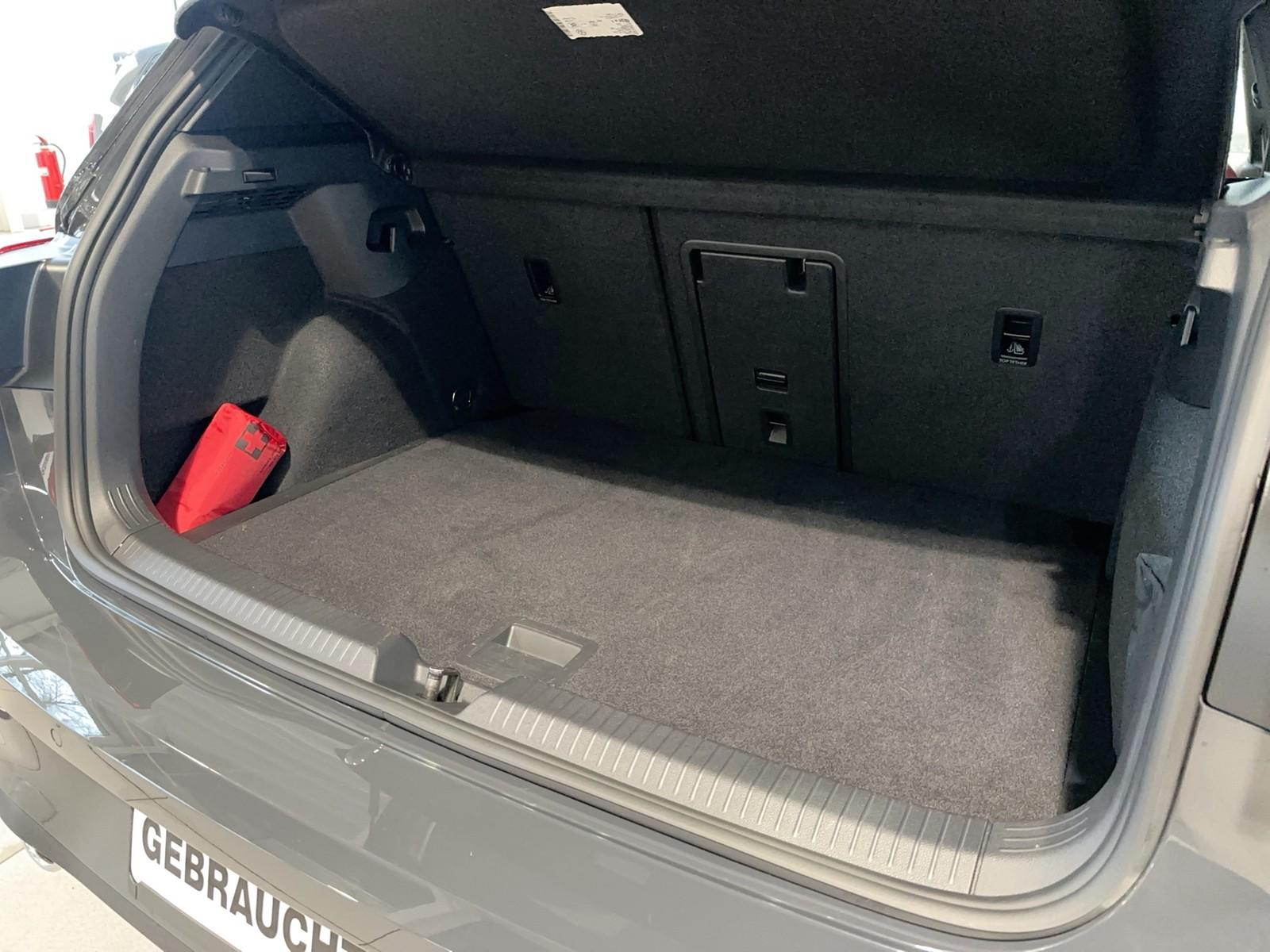 Volkswagen Golf VIII GTI DSG Matrix Leder Navi HuD H&K Kam, миниатюра 11