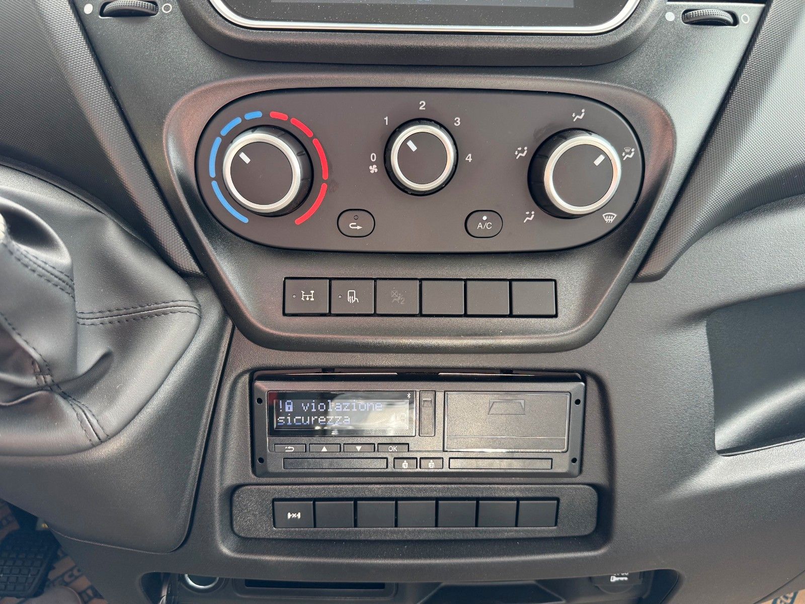 Fahrzeugabbildung Iveco Daily 70C18 3.0L *R4.100mm*AHK*Luft*Sperre*