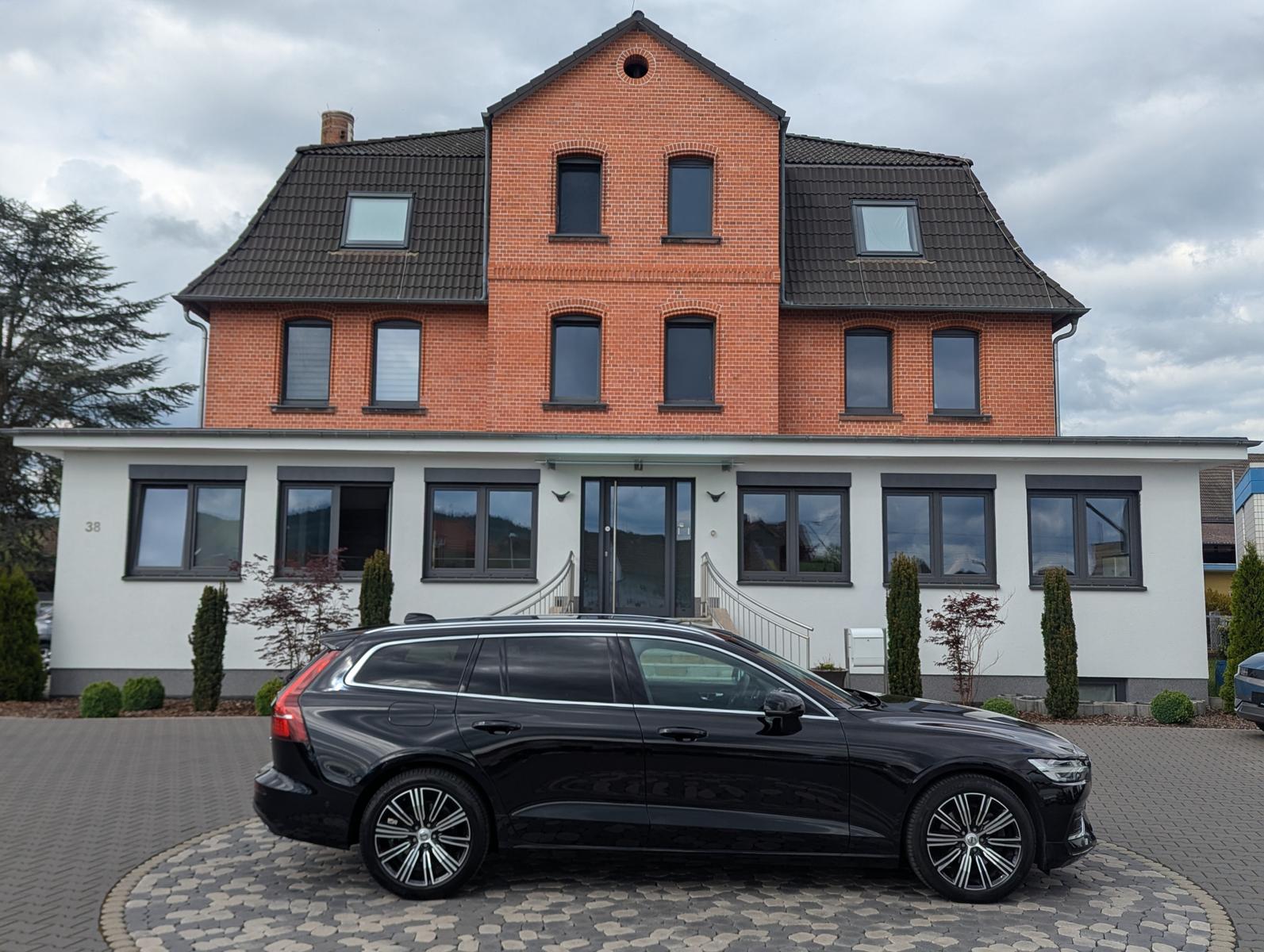 Volvo V60 Inscription PANO LED ACC MEMORY H&R AHK 360°