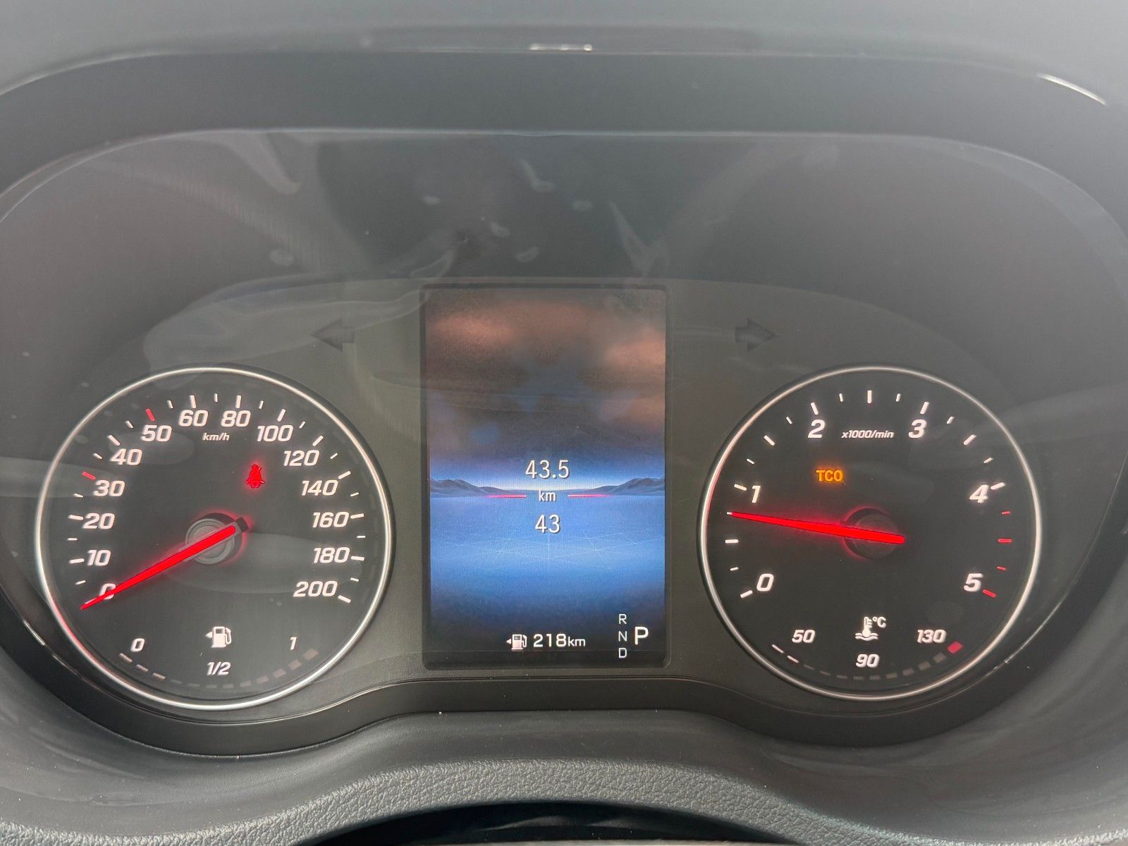 Fahrzeugabbildung Mercedes-Benz Sprinter 319 CDI 4x4 Klima AHK DISTRONIC