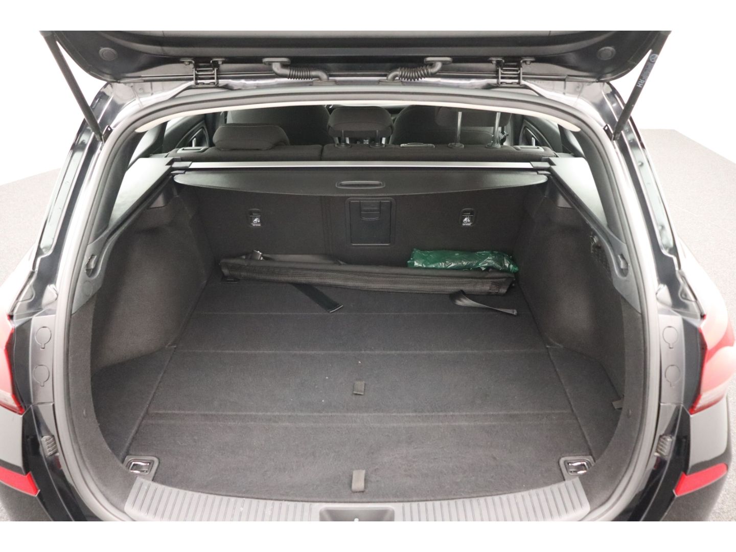 Fahrzeugabbildung Hyundai i30 1.6 Pure Kamera LED Tempomat 2-Zonen Klima