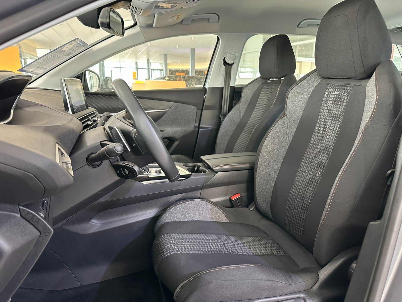 Fahrzeugabbildung Peugeot 5008 Active 1.5D NAVI/LED/PDC/TEMPOMAT