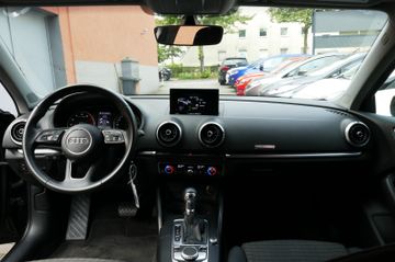 Fahrzeugabbildung Audi A3 Sportback 35 TFSI sport, Bi-Xenon