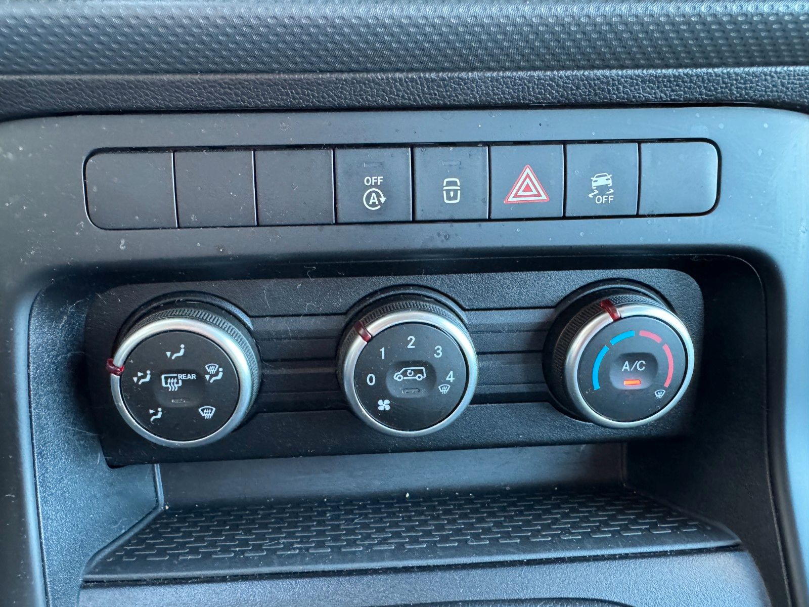 Fahrzeugabbildung Mercedes-Benz T 180 d MBUX Tempomat