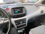 Nissan nissan almira tino2006 - Nissan Almera Tino: 2.2