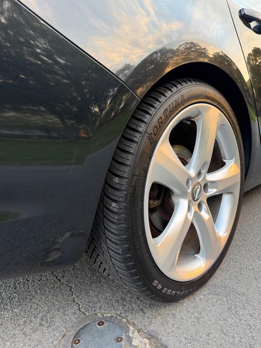 Opel Astra 2012 — photo 9