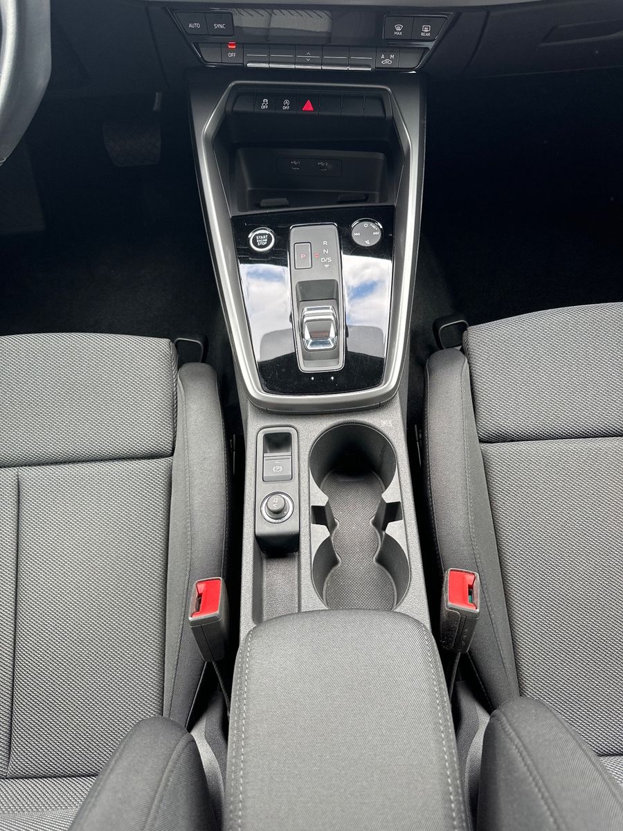 Fahrzeugabbildung Audi A3 Limousine 35 TDI S-Line NAV+LED+STHZ+18ZO+VC