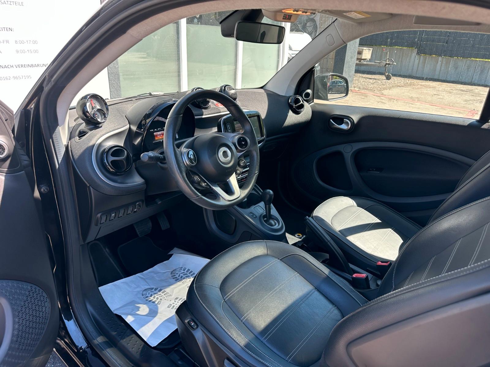 Smart ForTwo EQ*JBL*LEDER*TEMP*BT*NAVI
