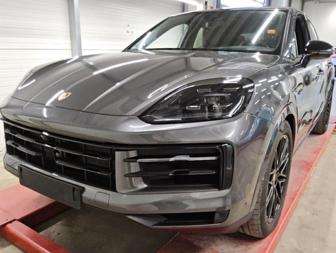 Porsche Cayenne Coupe E-Hybrid*AHK*BOSE*Mod2025*4 Rohr*