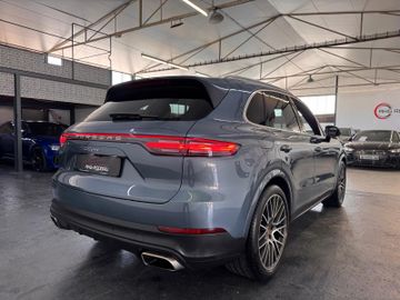 Porsche Cayenne - 8