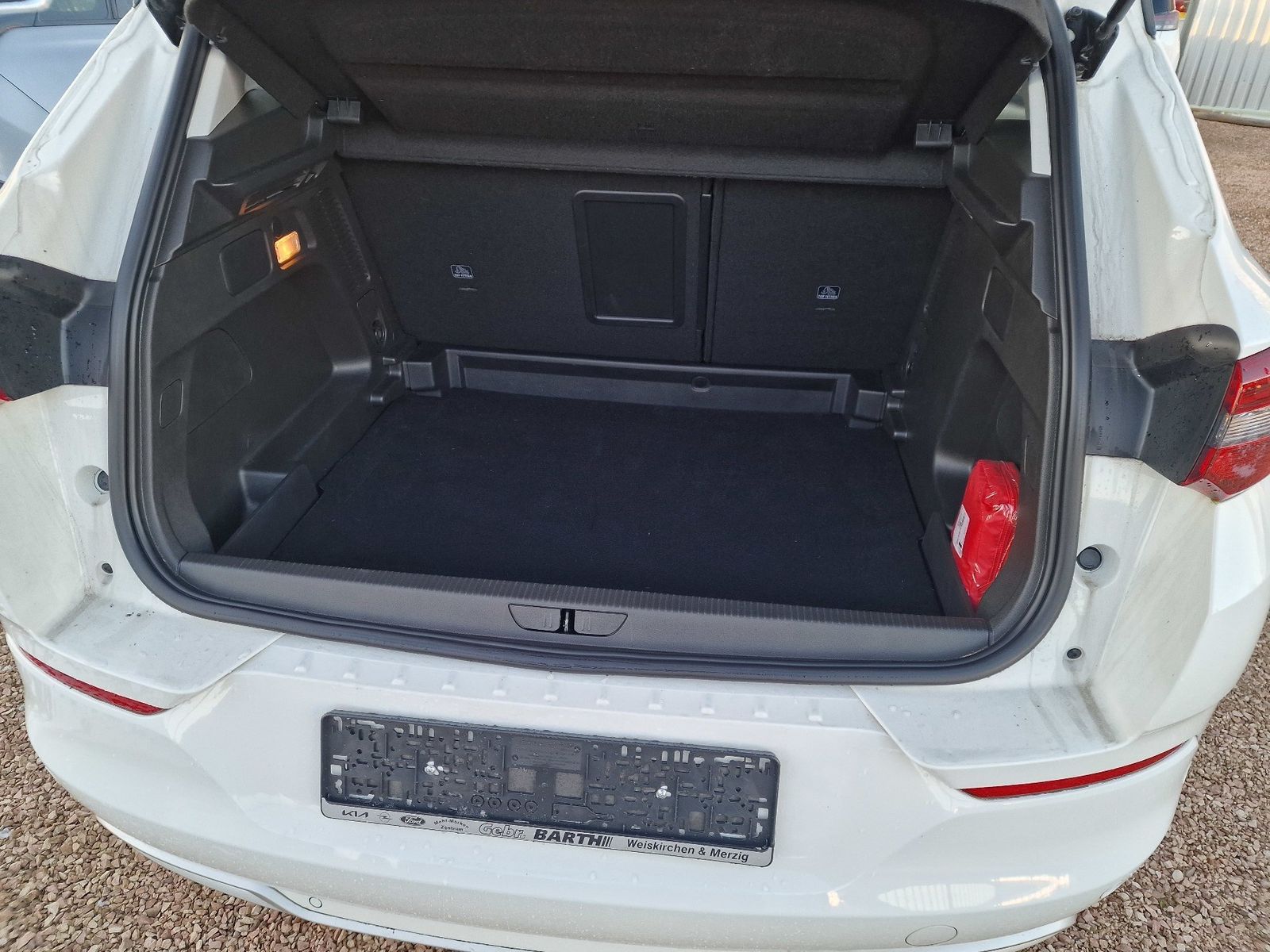 Fahrzeugabbildung Opel Grandland Elegance