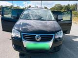 Volkswagen Touran 1.9 / TÜV 10.2027 / Auto... - Volkswagen Touran mit Diesel-Antrieb: Kleinbus, Automatik, 1.9