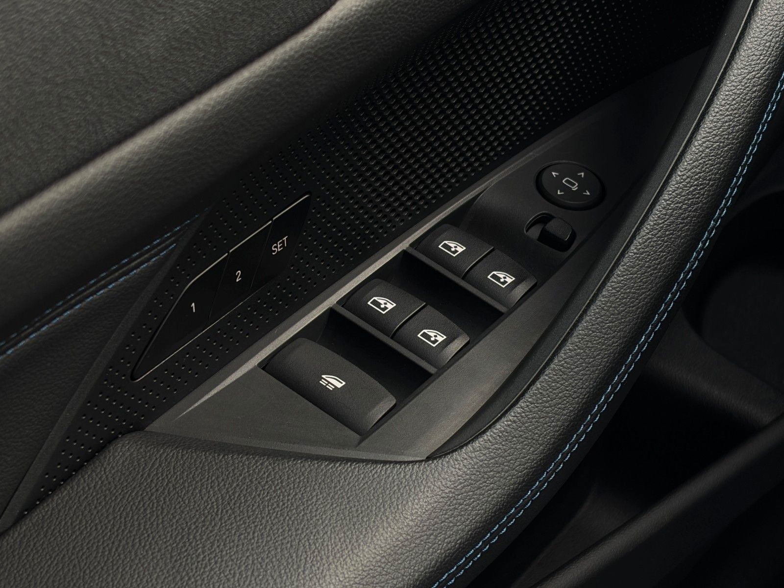 Fahrzeugabbildung BMW 420i Cabrio G23 M Sport Leder Memory CAM HiFi