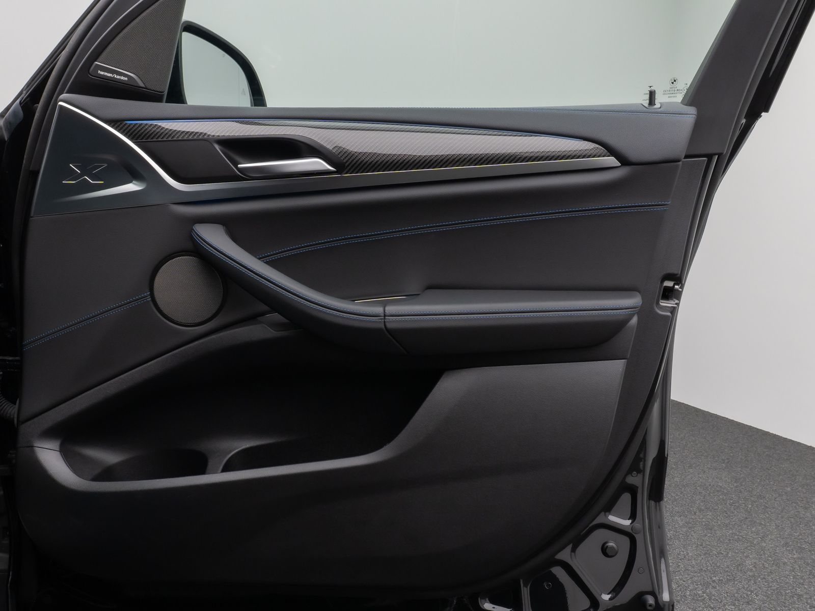 Fahrzeugabbildung BMW X3 xD30e M Sport Panorama Kamera HUD DAB H/K 21"