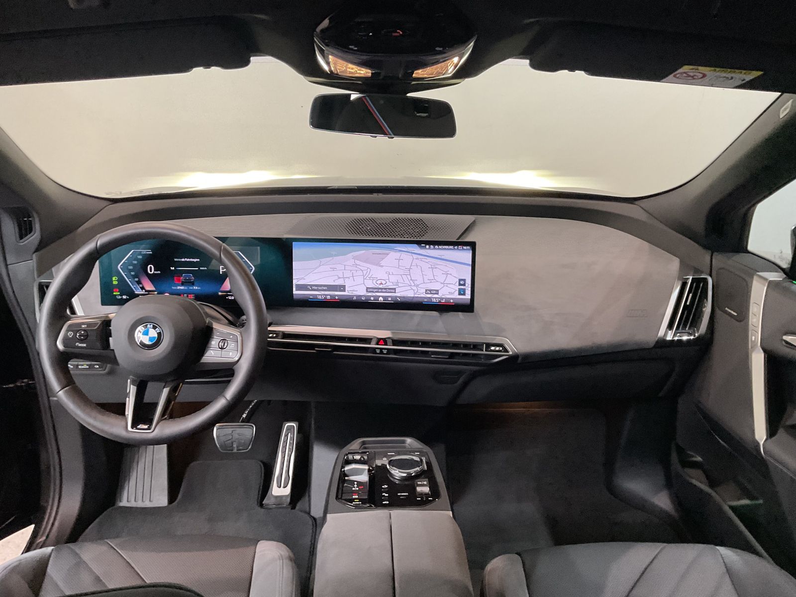 Fahrzeugabbildung BMW iX xDrive60 |Sitzbelüftung |Sky Lounge |M Sportp