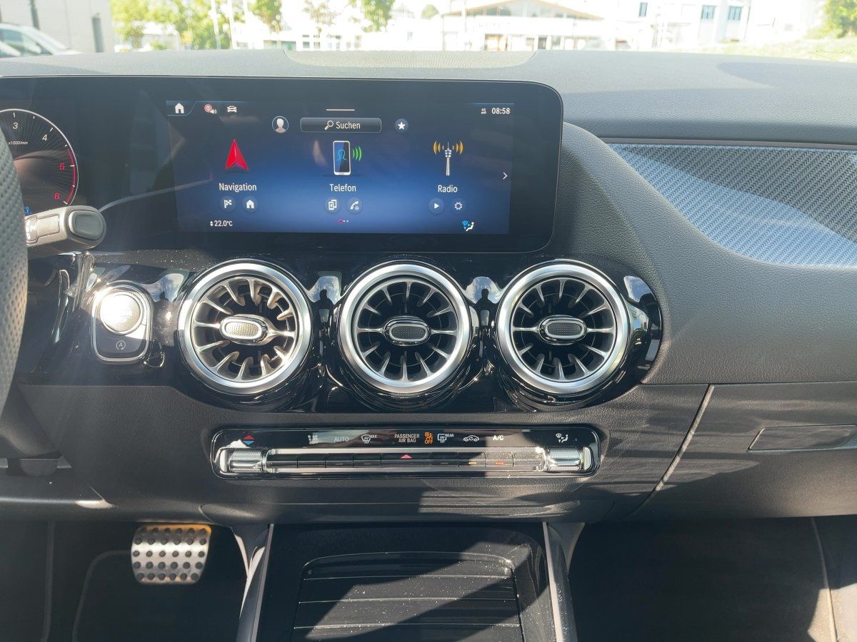 Fahrzeugabbildung Mercedes-Benz GLA 200 d AMG/Night/Pano/Kamera/AHK