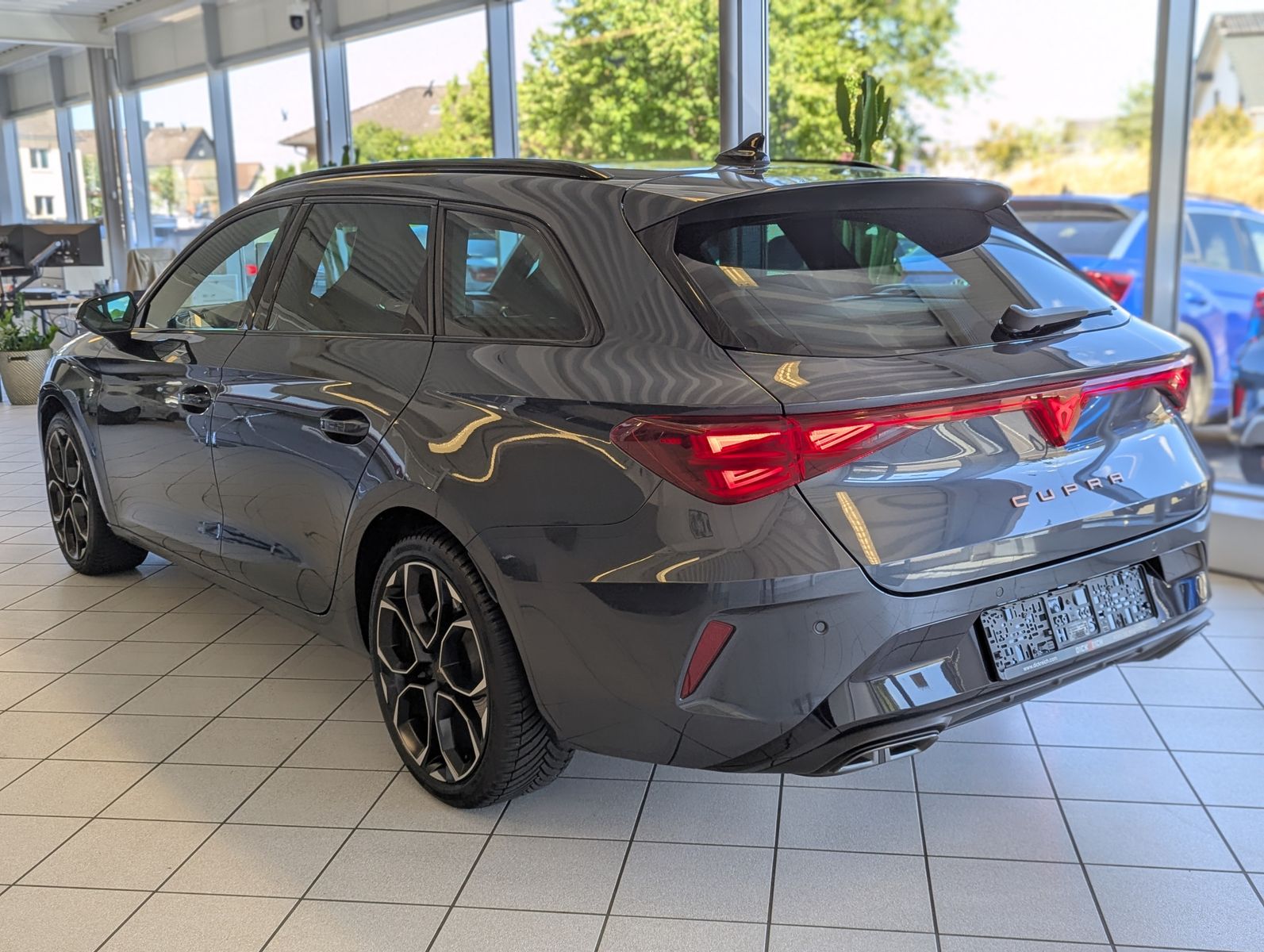 Fahrzeugabbildung CUPRA Leon 1.5 eTSI DSG Skyline Dinamica Memory AHK 19