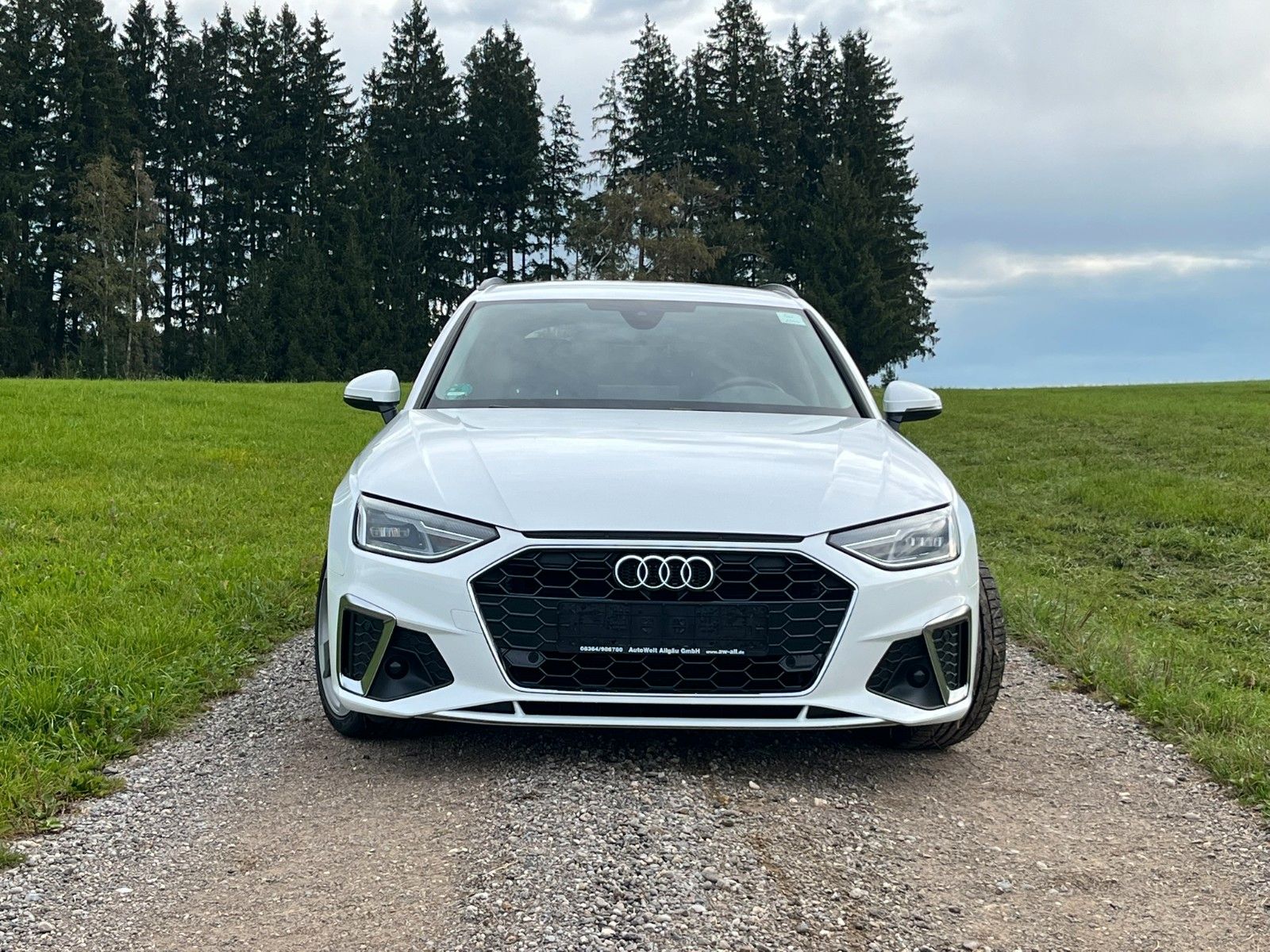 Audi A4 Avant 35 TDI S line foto 2
