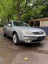 Ford Mondeo - Ford Mondeo aus 2004 mit Diesel-Antrieb