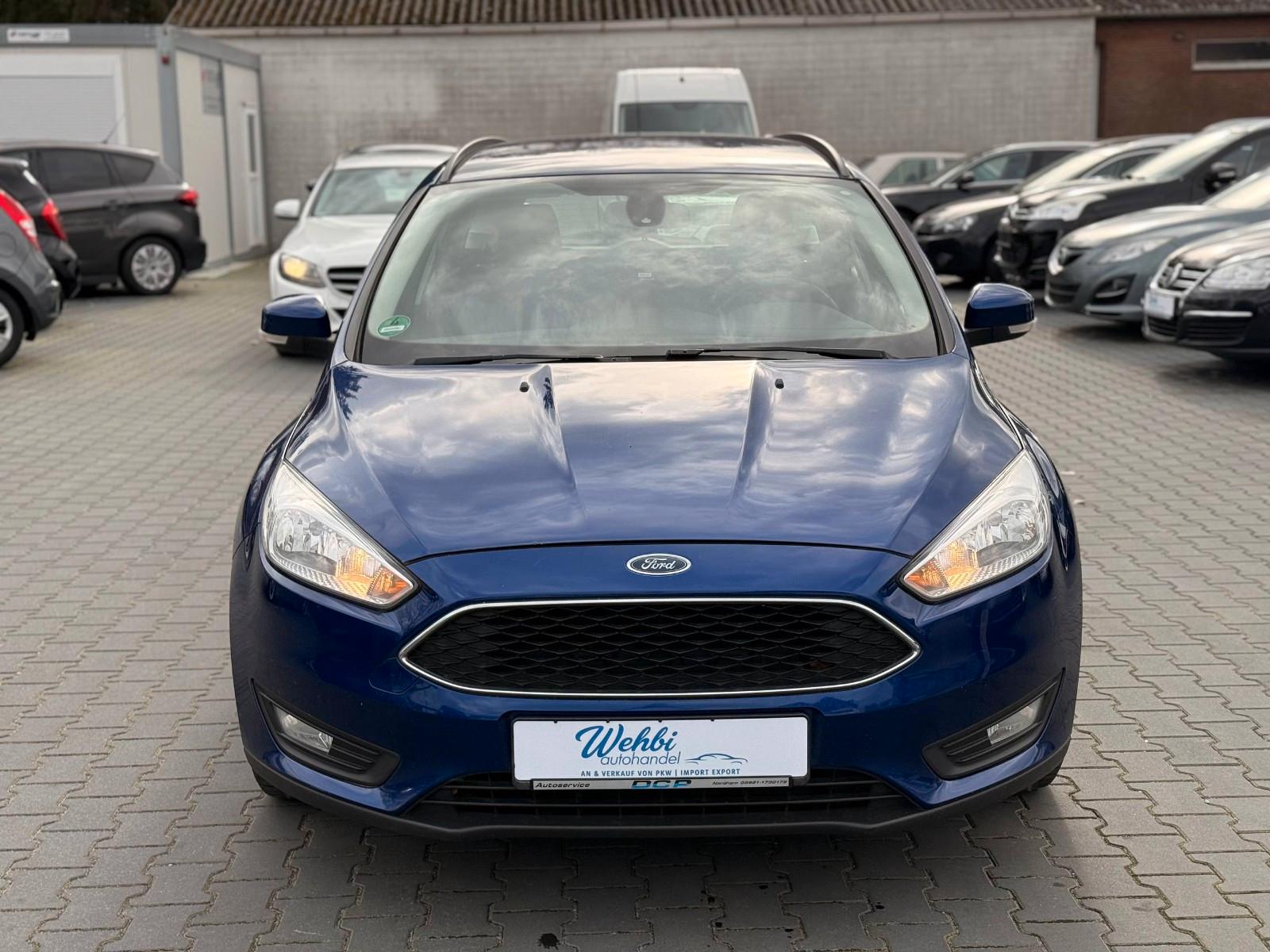 Ford Focus 2015 — rear view