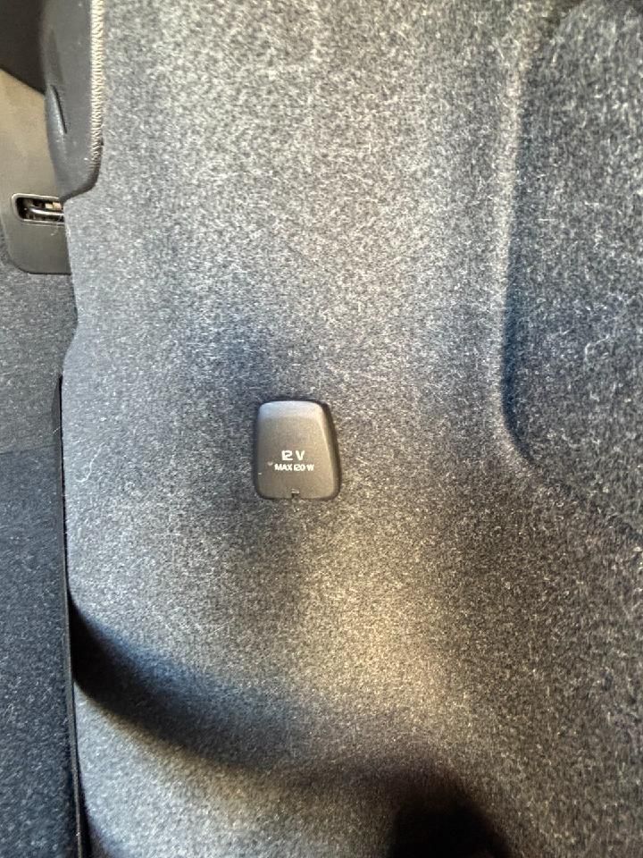 Fahrzeugabbildung Volvo XC40 R Design 2WD