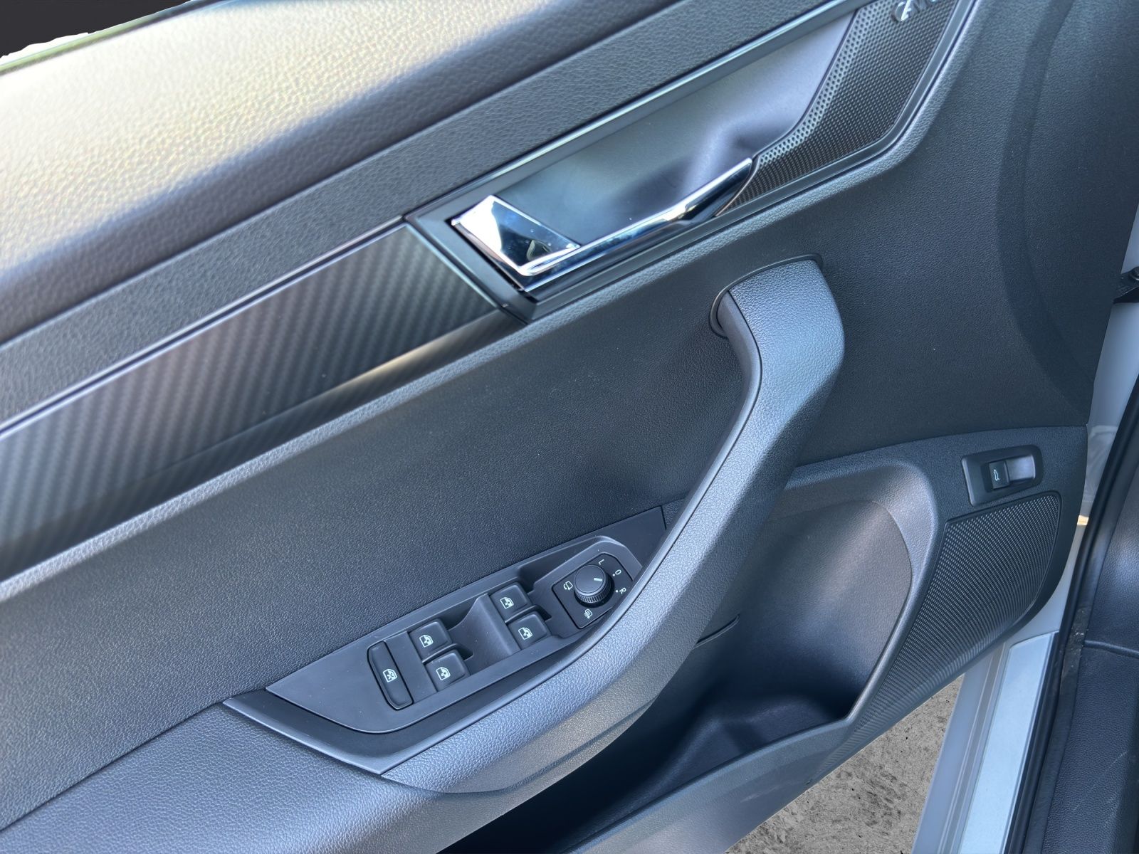 Fahrzeugabbildung SKODA Karoq Sportline 2.0 TSI 4x4 AHZ Matrix LED ACC C