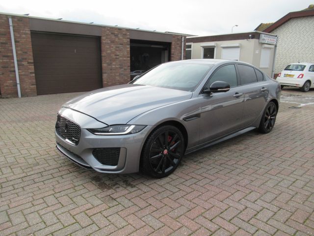 Jaguar XE R-Dynamic Black AWD *PANORAMA*LEDER*AHK