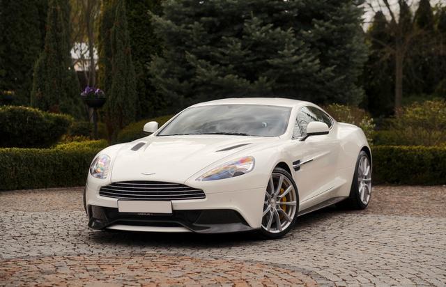 Aston Martin Vanquish / 6.0 v12 / Collector's Condition 