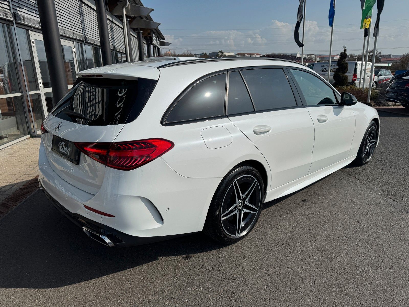 Fahrzeugabbildung Mercedes-Benz C 300 d T AMG NIGHT+AHK+MEMORY+TOTW+AMBIENTE