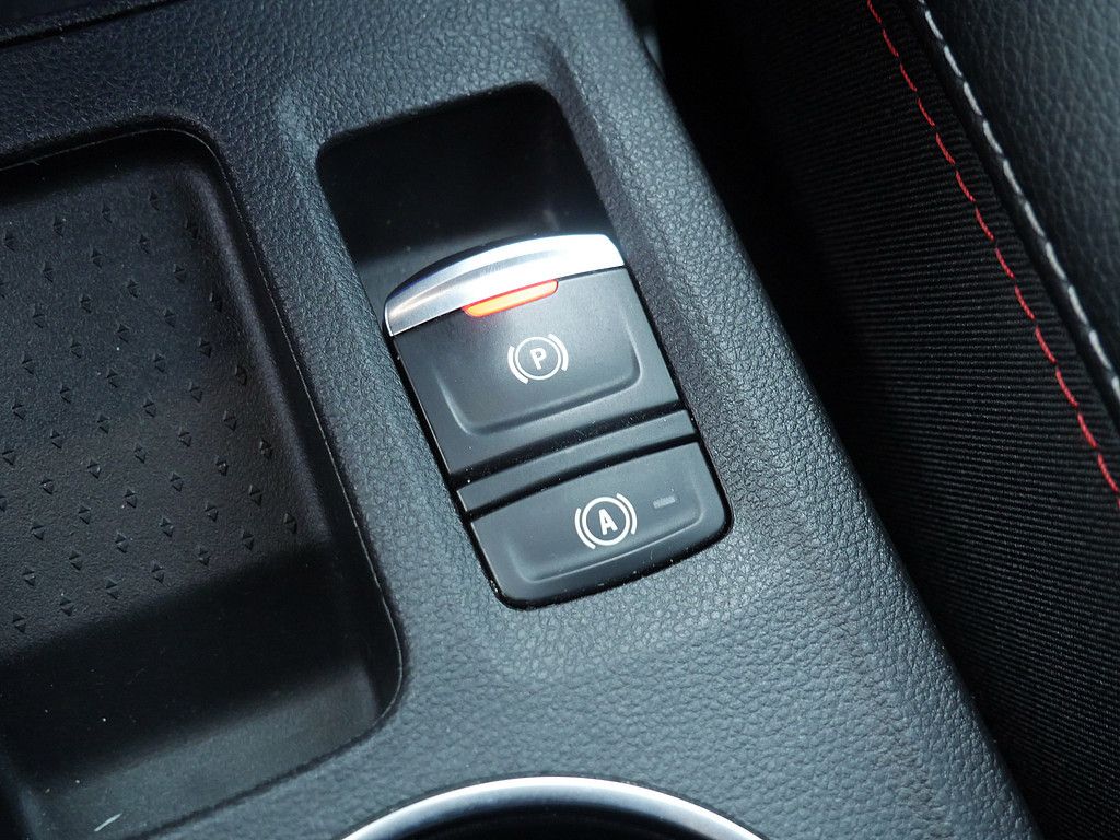 Fahrzeugabbildung Renault Captur R.S. Line TCe 140 17950R SHZ ACC LED 360°