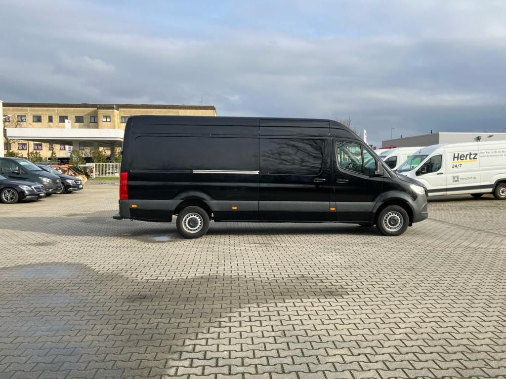 Fahrzeugabbildung Mercedes-Benz Sprinter 317 CDI schwarz SHZ MBUX Schwingsitz