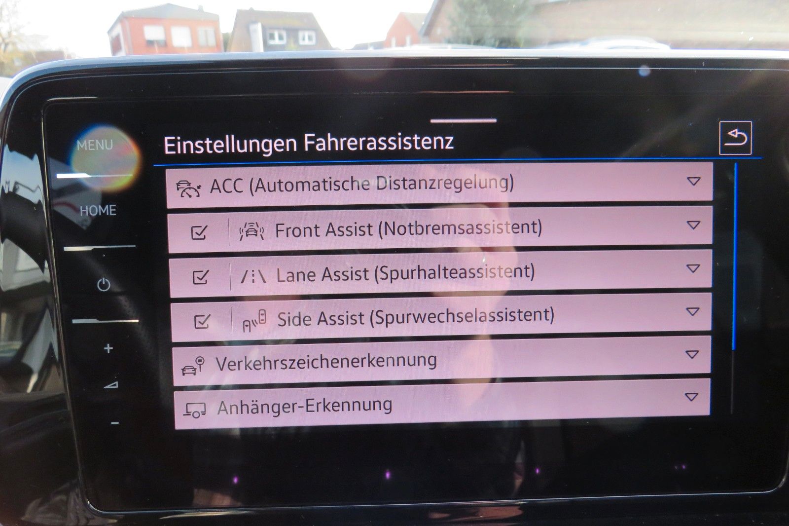 Fahrzeugabbildung Volkswagen T-Roc R-LINE AHK DCC ACC NAVI KAMERA 8-FACH 1.H