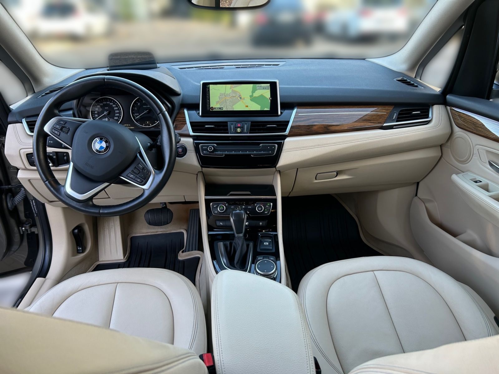 Fahrzeugabbildung BMW 218 Active Tourer