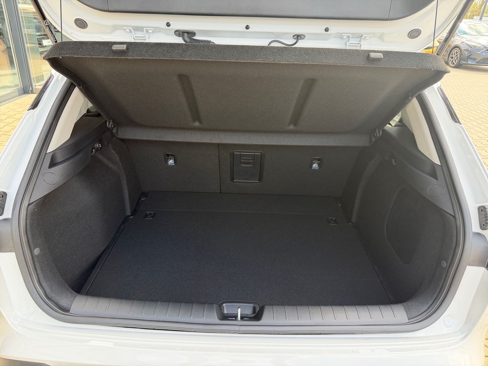Fahrzeugabbildung Kia K4 1.6T 150 DCT SPIRIT DWP SD