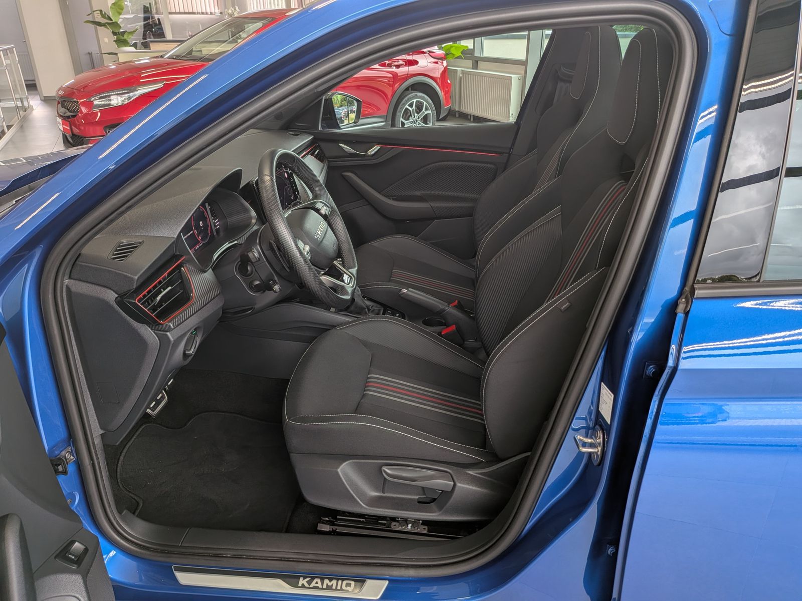 Fahrzeugabbildung SKODA Kamiq 1.5 TSI DSG Monte Carlo Pano Matrix 5J.GAR