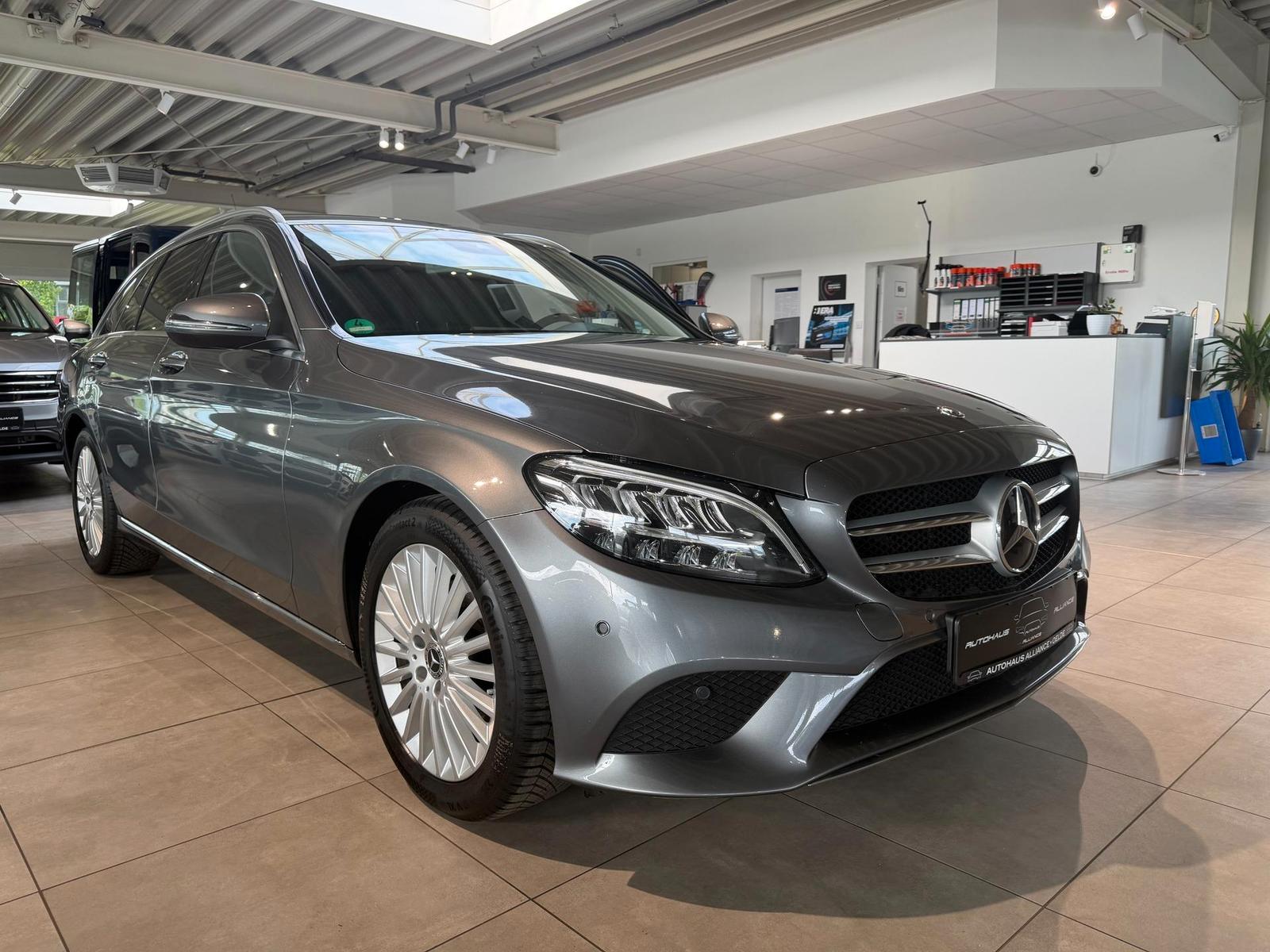 Mercedes-Benz VOLL LED