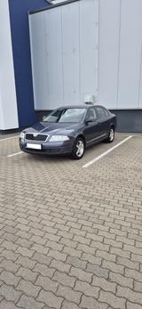Skoda Octavia 1.6 Family Family - Skoda Octavia mit Benzin-Antrieb: Limousine, 1.6