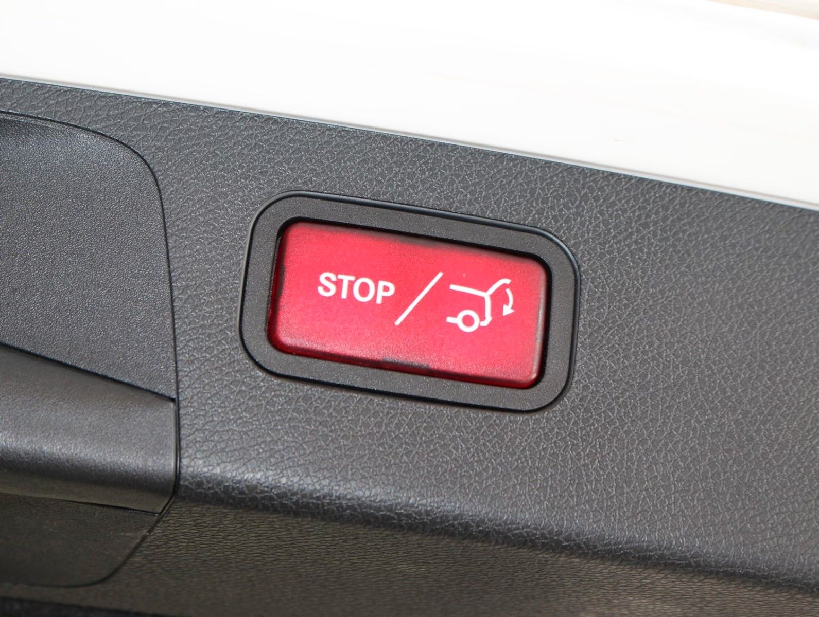 Fahrzeugabbildung Mercedes-Benz E 350 d T Avantgarde 9G 360°+LED+2.Hand