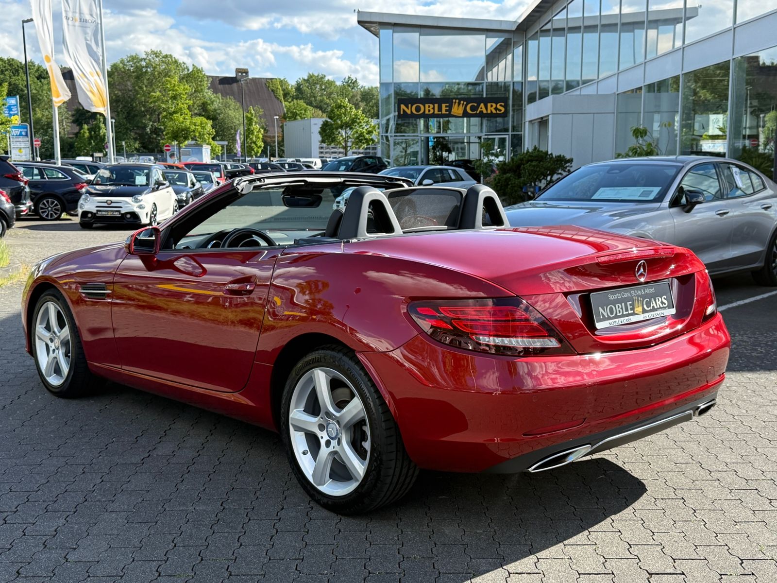 Fahrzeugabbildung Mercedes-Benz SLC 300 AIRSCARF LED NAVI SHZ