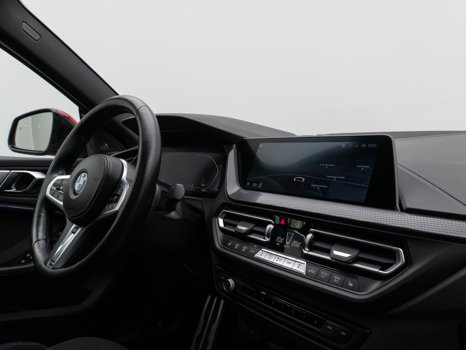 Fahrzeugabbildung BMW 220i Gran Coupé xDr M Sport Panorama Kamera H/K