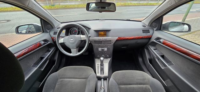 Opel Astra 1.8 Elegance AUTOMATIK 1 Hand Tüv neu