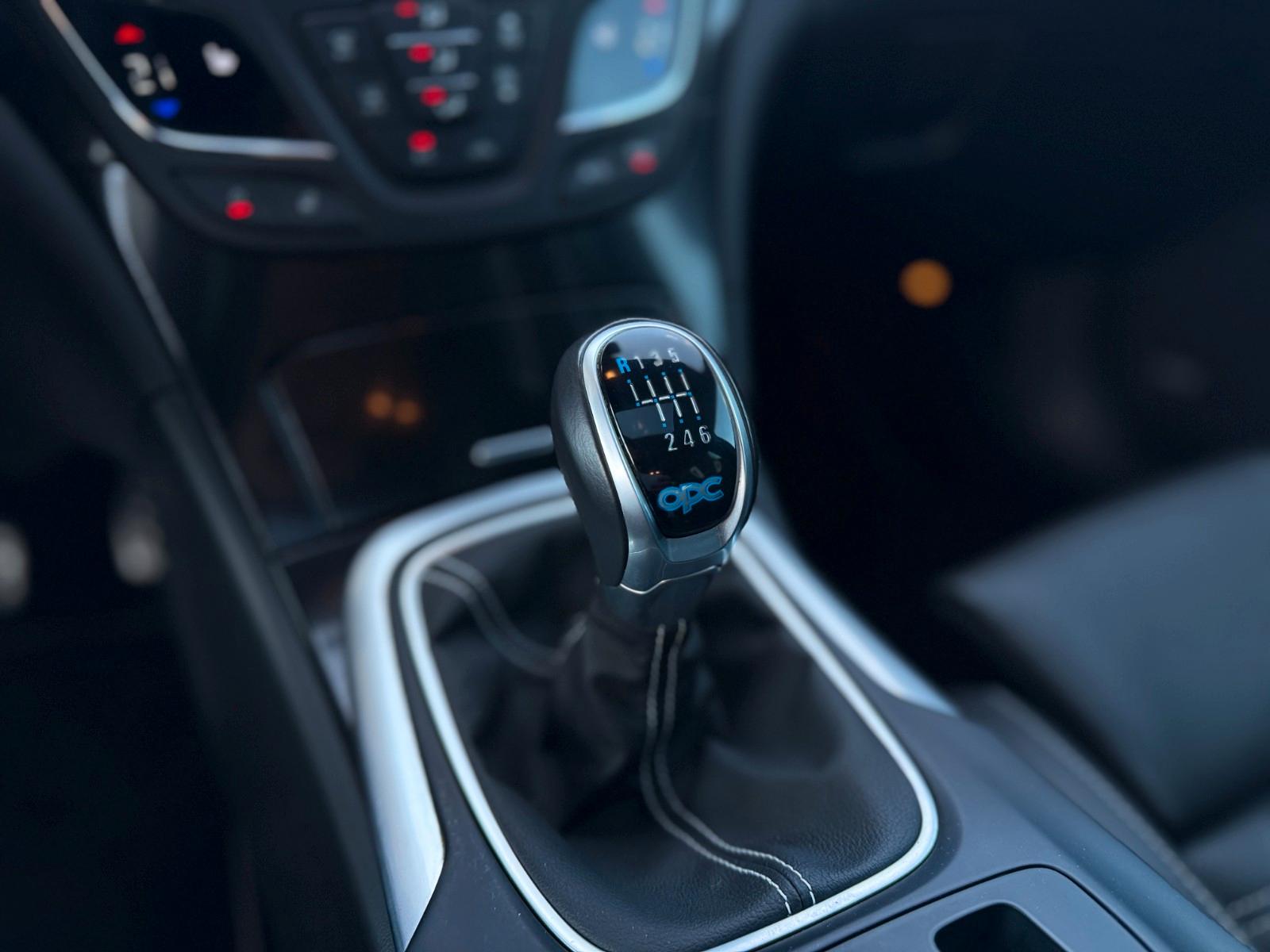 Opel Insignia OPC 4x4 Unlimited 2.8 V6 Turbo | 325 ch | BVM | Cuir Recaro électrique chauffant | Toit ouvrant | Caméra de recul | Régulateur adaptatif | Suspension FlexRide