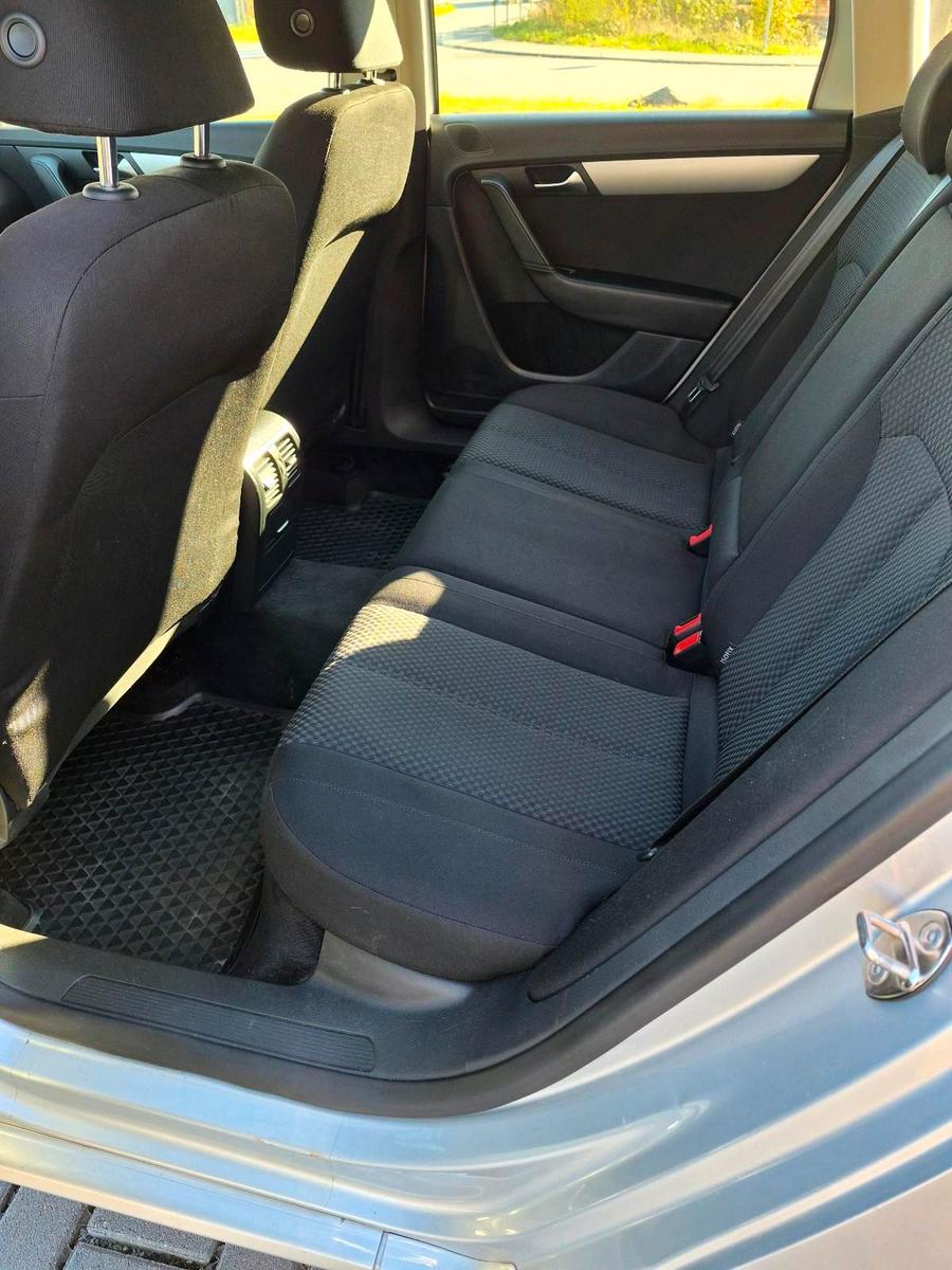 Volkswagen Passat 2011 — photo 6